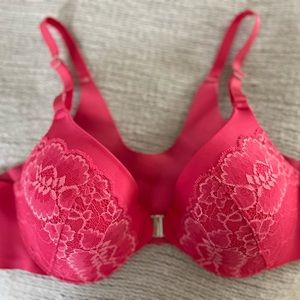 Soma Vanishing Back Font Close Lace Trim Bra